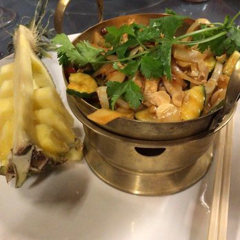 Thai Spice - Specialty Lemongrass entree (comes with a side of white rice and a pineapple quarter) - Thai Near Me - Corpus Christi, Texas
