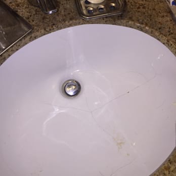 CoCo Key - Cracked sink - Resorts Near Me - Orlando, Florida CoCo Key - Cracked sink - Resorts Near Me - Orlando, Florida