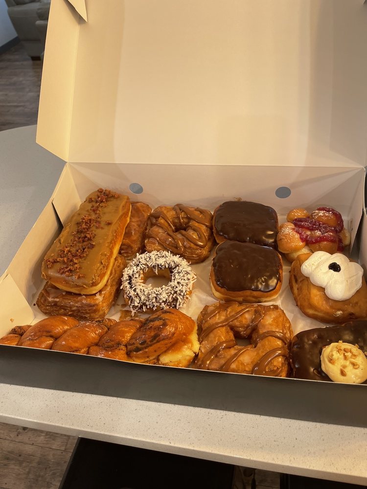 LEGENDARY DOUGHNUTS Updated September 2024 382 Photos & 374 Reviews