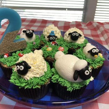 M2M Bakery - Sheep cupcakes - Cupcakes Near Me - Richardson, Texas