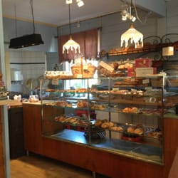 Väderstad Centralkonditori - Mysigt gammaldags kondis med gott matbröd och fina bullar.
