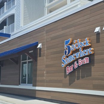 Compass Hotel Beaufort - Advertisement of indoor and outdoor & poolside bar & restaurant - Hotels Near Me - Beaufort, North Carolina