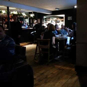 The Albion - View to the bar - Pubs Near Me - Bristol, BST