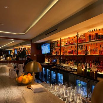 Bludorn - Bar area - New American Near Me - Houston, Texas