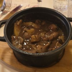 Le Boeuf à la Mode - Steak and kidney pie