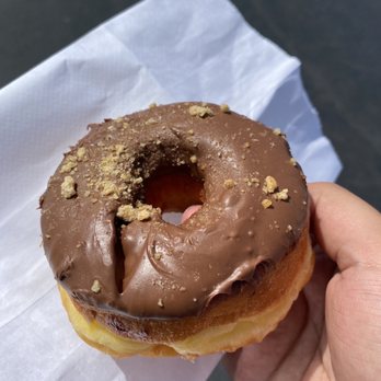 Randy's Donuts - Nutella Raised Donut - Donuts Near Me - Torrance, California Randy's Donuts - Nutella Raised Donut - Donuts Near Me - Torrance, California