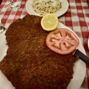 Dan Tana's - Veal Milanese, George Clooney, and spaghetti with garlic and oil - an extra $8 if you don't want the marinara sauce. - Italian Near Me - West Hollywood, California