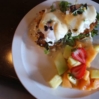 B Matthews Eatery - Fried green tomato Benedict - New American Near Me - Savannah, Georgia B Matthews Eatery - Fried green tomato Benedict - New American Near Me - Savannah, Georgia