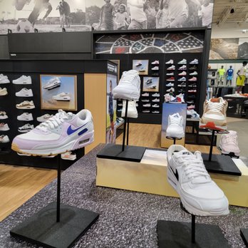 DICK'S Sporting Goods - Sporting Goods Near Me - Woodbury, Minnesota