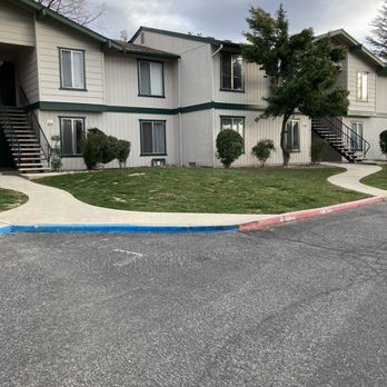Vista Heights Apartments - No wheelchair access - Apartments Near Me - Oakhurst, California Vista Heights Apartments - No wheelchair access - Apartments Near Me - Oakhurst, California