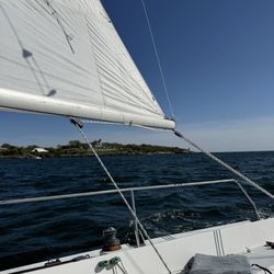 Newport Sailing School and Tours