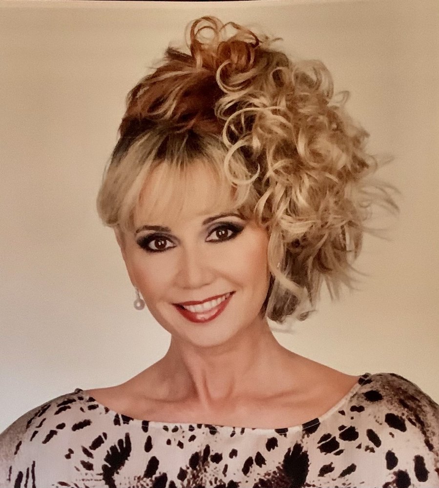 Teddie Kossof Salon Spa Logo