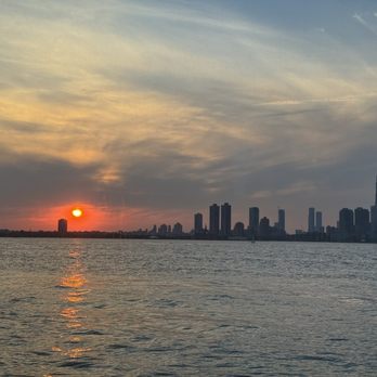 Circle Line Sightseeing Cruises - Boat Tours Near Me - New York, New York Circle Line Sightseeing Cruises - Boat Tours Near Me - New York, New York