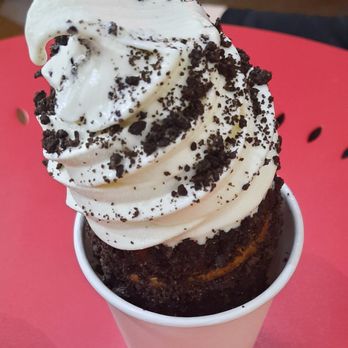 AZ Chimney Cakes - Oreo Chimney with Ice Cream + Oreo topping - Chimney Cakes Near Me - Mesa, Arizona AZ Chimney Cakes - Oreo Chimney with Ice Cream + Oreo topping - Chimney Cakes Near Me - Mesa, Arizona