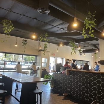 Steady State Roasting - Inside seating - Coffee Roasteries Near Me - Carlsbad, California