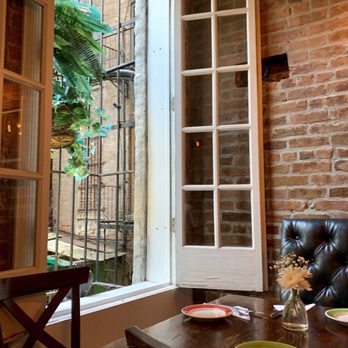 The Milton - Irish Near Me - New York, New York