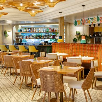 Toasted Del Mar - Restaurant interior and bar - Breakfast & Brunch Near Me - San Diego, California Toasted Del Mar - Restaurant interior and bar - Breakfast & Brunch Near Me - San Diego, California
