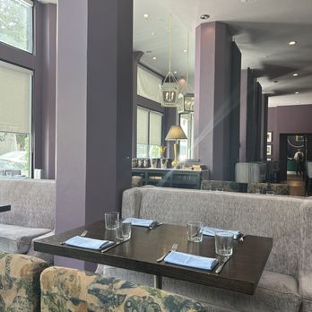 Willow - Very clean and pretty - Italian Near Me - Sacramento, California Willow - Very clean and pretty - Italian Near Me - Sacramento, California