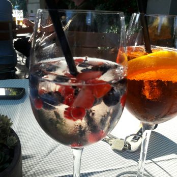 Restaurant Hirsch - Lullet Wild Berry & Aperol Sprizz - Bavarian Near Me - Füssen, BY Restaurant Hirsch - Lullet Wild Berry & Aperol Sprizz - Bavarian Near Me - Füssen, BY