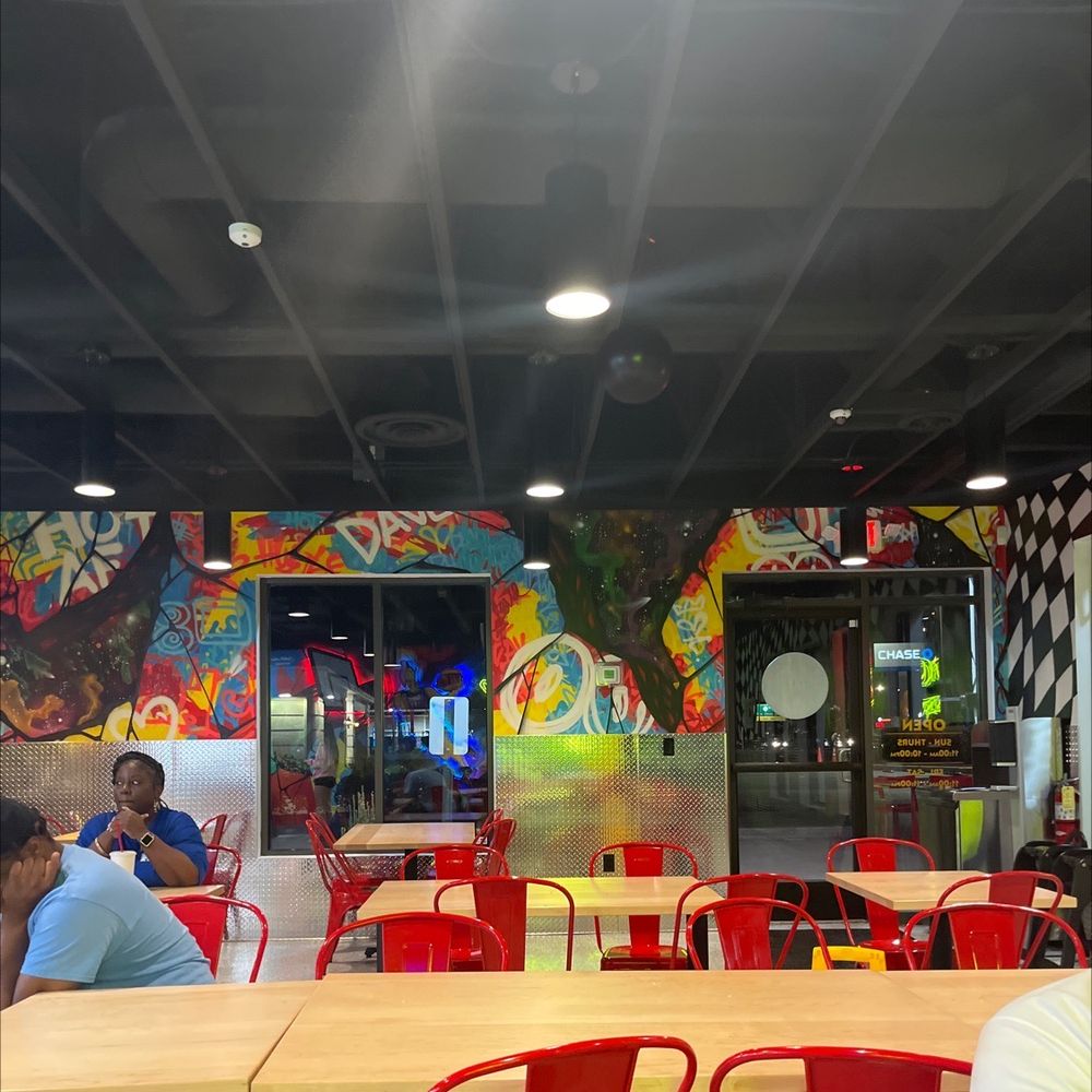 Dave's Hot Chicken - Dining area - Chicken Shop Near Me - Lexington, Kentucky