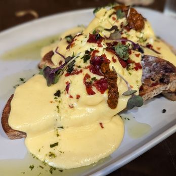 Gallivant Global Eatery - Spanish Benedict - Breakfast & Brunch Near Me - Dover, New Hampshire