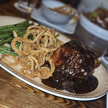Bosscat Kitchen & Libations - 13 hour Braised Short Rib in Black Pepper sauce - New American Near Me - Woodlands, Texas Bosscat Kitchen & Libations - 13 hour Braised Short Rib in Black Pepper sauce - New American Near Me - Woodlands, Texas