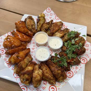 Curry Pizza House Las Vegas - Wing sampler - Pizza Near Me - Las Vegas, California Curry Pizza House Las Vegas - Wing sampler - Pizza Near Me - Las Vegas, California