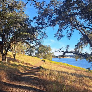 Folsom Lake Peninsula Campground - Oaks Nature Trail, which is entirely inside of the campground - Boating Near Me - Pilot Hill, California