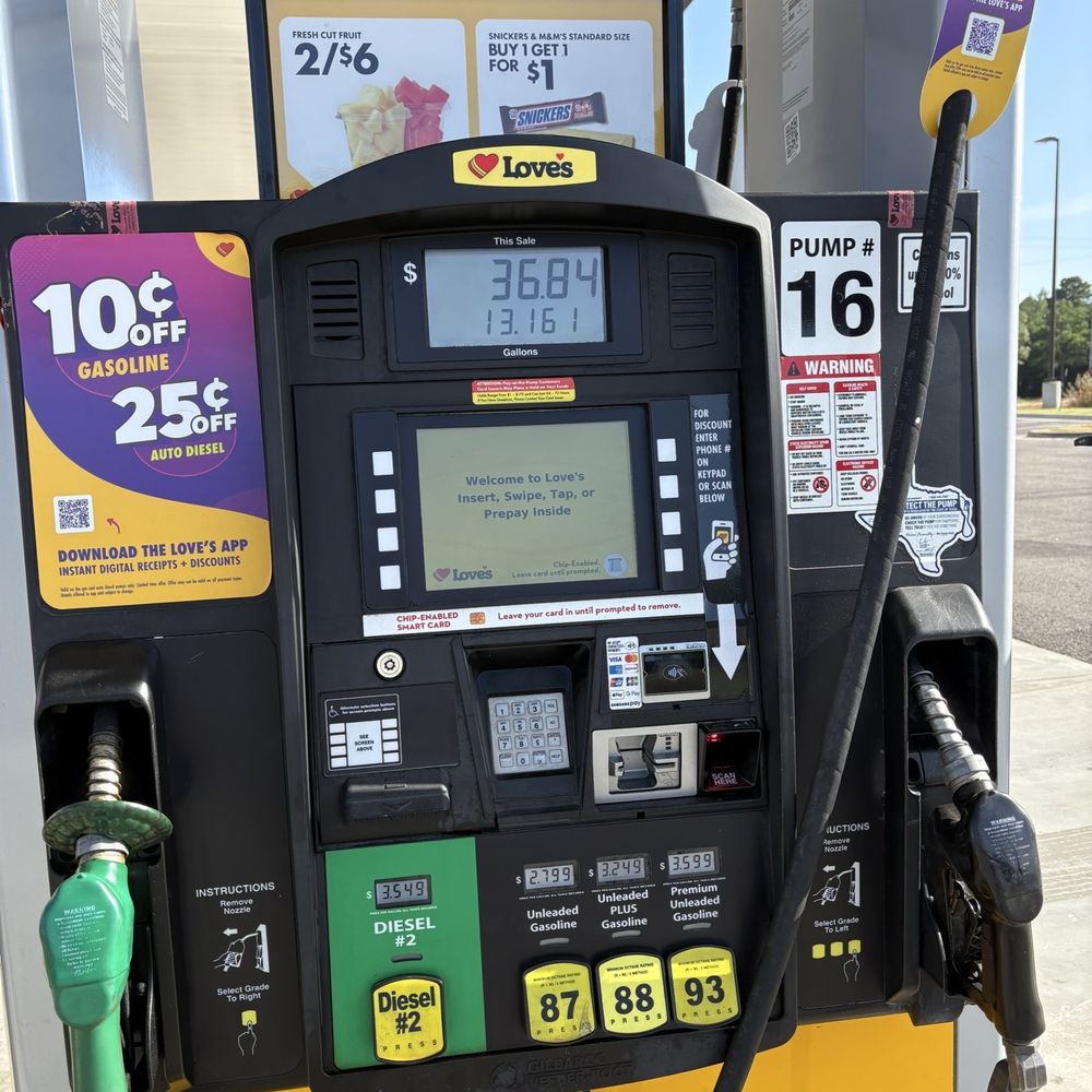 Love's Travel Stop - Gas Stations Near Me - New Boston, Texas Love's Travel Stop - Gas Stations Near Me - New Boston, Texas