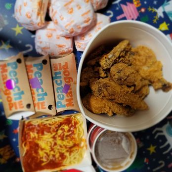 Jollibee - Chicken 10pieces, with ube pie, spaghetti, yummy cheeseburger - Chicken Shop Near Me - Kahului, Hawaii Jollibee - Chicken 10pieces, with ube pie, spaghetti, yummy cheeseburger - Chicken Shop Near Me - Kahului, Hawaii