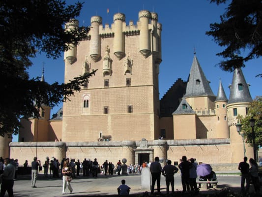 Alcázar de Segovia by null