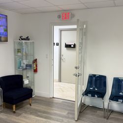 DS Dental Care - Waiting room