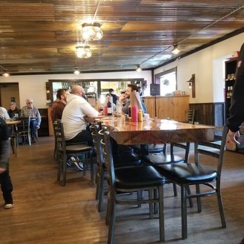 Apple Valley BBQ - At 5:00 families and groups started to arrive. - Barbeque Near Me - Mount Hood Parkdale, Oregon