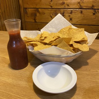 Los Tres Amigos - Chips and Salsa - Mexican Near Me - Wood River, Illinois Los Tres Amigos - Chips and Salsa - Mexican Near Me - Wood River, Illinois