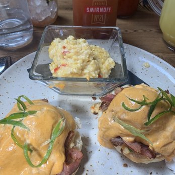 Social52 - Eggs Benedict and pimento cheese grits - New American Near Me - Richmond, Virginia