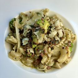 Que Mas - Cotechino and romanesco