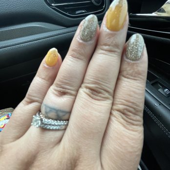 MK Nails - Yellow "dandelion" nails with gold hombre - SNS dip powder no tips. - Nail Salons Near Me - Marysville, Washington MK Nails - Yellow "dandelion" nails with gold hombre - SNS dip powder no tips. - Nail Salons Near Me - Marysville, Washington
