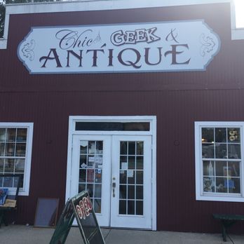 Chic, Geek & Antique - Antiques Near Me - Morris, Illinois