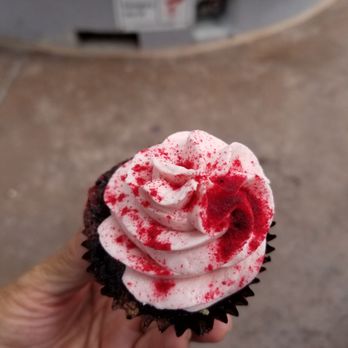 Sugar Lab Bake Shop - Gluten free chocolate raspberry cupcake - Bakeries Near Me - Ventura, California Sugar Lab Bake Shop - Gluten free chocolate raspberry cupcake - Bakeries Near Me - Ventura, California