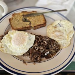 Marvins Corner Lunch  - Cornbeef Hash, Pickle bread