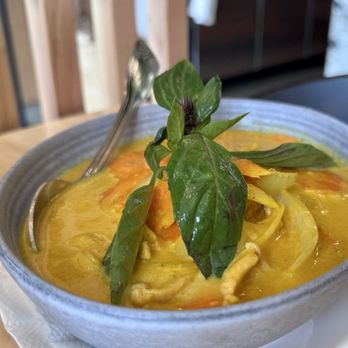 Ari's Thai Eatery - Pumpkin Yellow Curry with Chicken - Thai Near Me - Azusa, California Ari's Thai Eatery - Pumpkin Yellow Curry with Chicken - Thai Near Me - Azusa, California