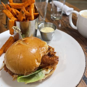 Caboose Tavern - Chicken Sandwich (has a kick to it) - New American Near Me - Vienna, Virginia