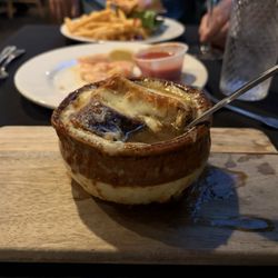 The Bee’s Knees - French Onion soup