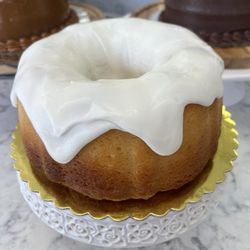 Lucy’s Sweets & Bakery - Lemon Cake