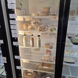 Sorelle Cafe - Fresh food options. I missed the quiche, ah man!