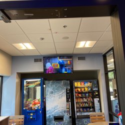 Tumble Fresh - Room with vending