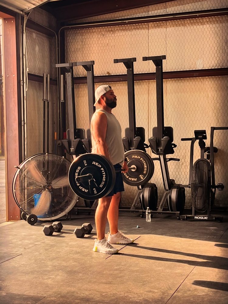 Iron Oak Strength And Conditioning Logo