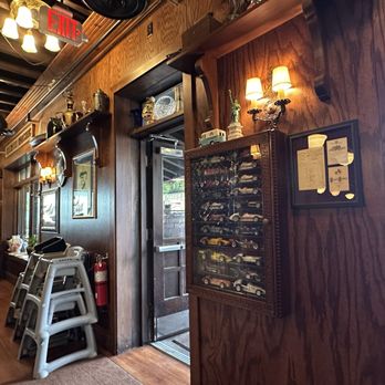 Aristocrat Pub & Restaurant - Inside - Pubs Near Me - Indianapolis, Indiana