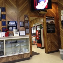 Gregoris Nissan - Waiting room