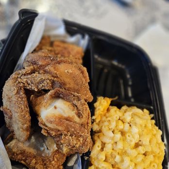 Angie's Soul House - Fried chicken with mac and cheese November 2025 - Soul Food Near Me - West Babylon, New York Angie's Soul House - Fried chicken with mac and cheese November 2025 - Soul Food Near Me - West Babylon, New York